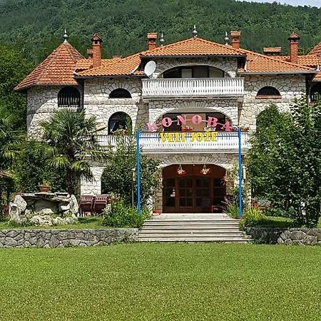 Sara Hotel Buzet Exterior photo